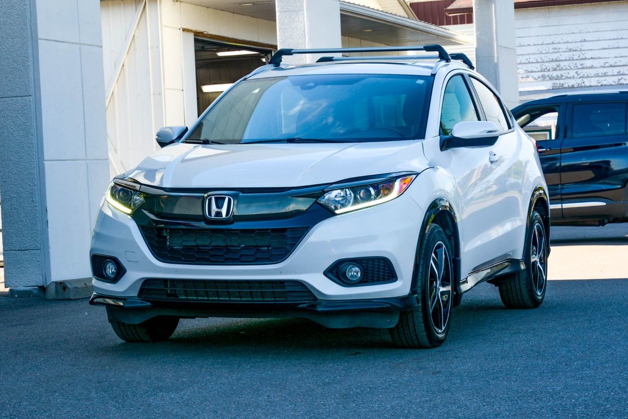 White (BLANC PLATINE NACRÉ) 2022 Honda HR-V Sport AWD SUV / Crossover All-Wheel Drive