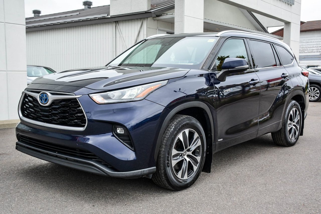 Blue (08X8 BLEU) 2020 Toyota Highlander Hybrid SUV / Crossover All-Wheel Drive Automatic