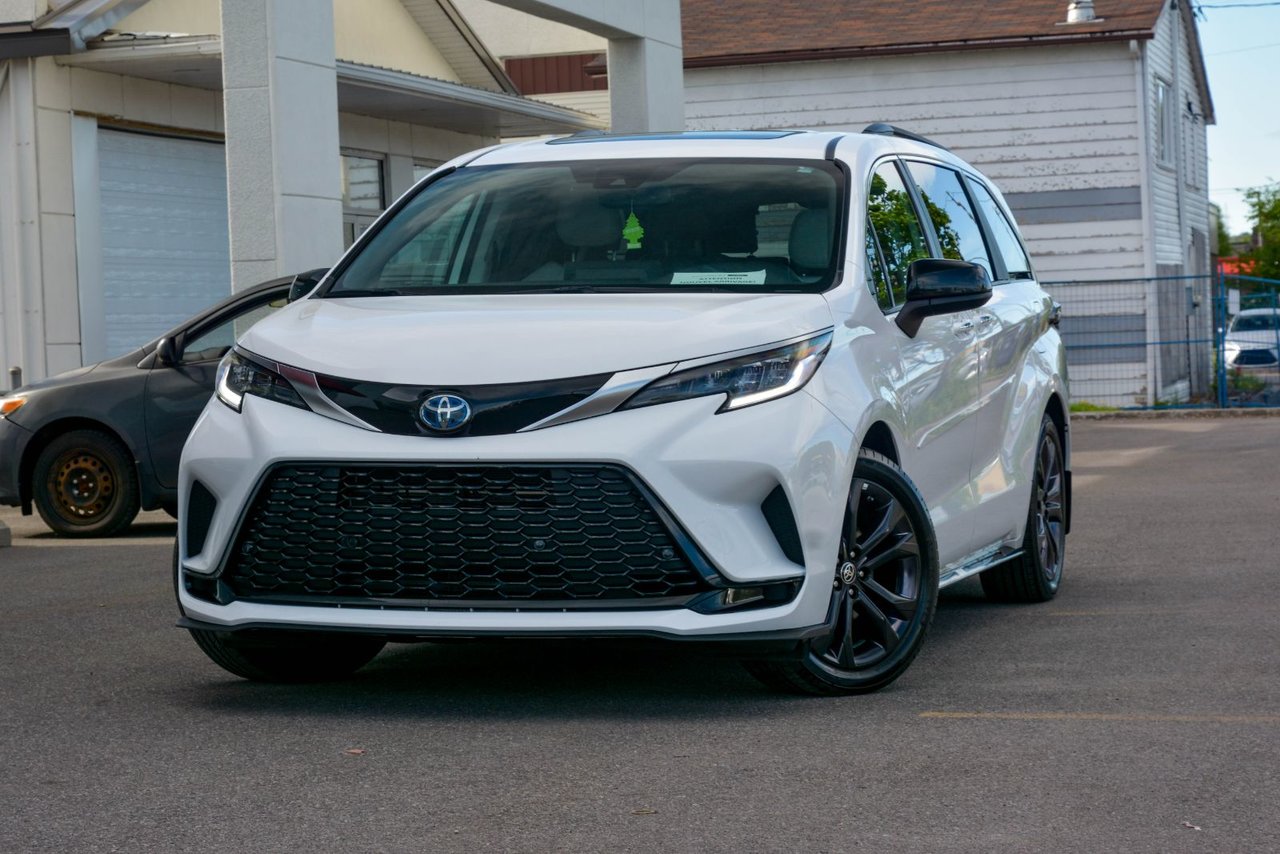 2024 Toyota Sienna XSE 7-Passenger FWD