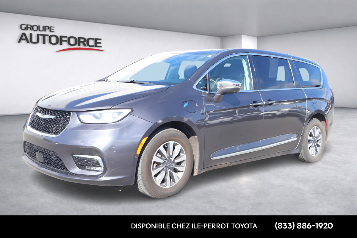 Gray (Ceramic Grey) 2022 Chrysler Pacifica Hybrid Minivan Front-Wheel Drive 