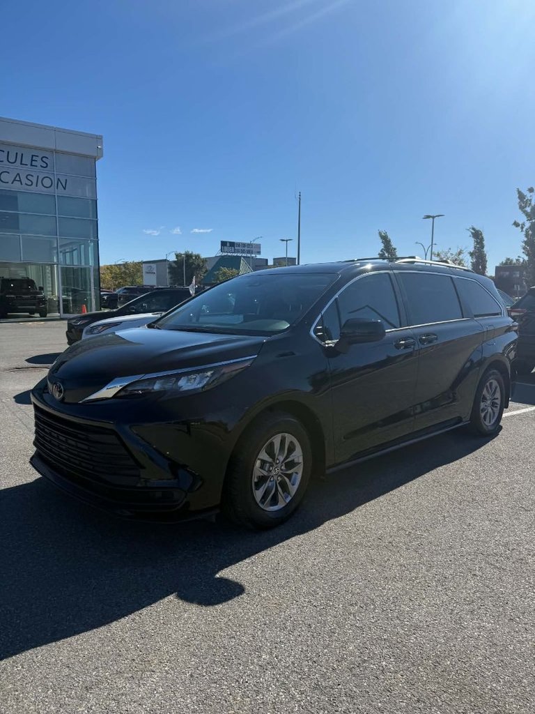 Black 2026 Toyota Sienna Minivan All-Wheel Drive Automatic