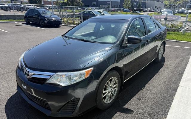 Black 2014 Toyota Camry Sedan Front-Wheel Drive Automatic