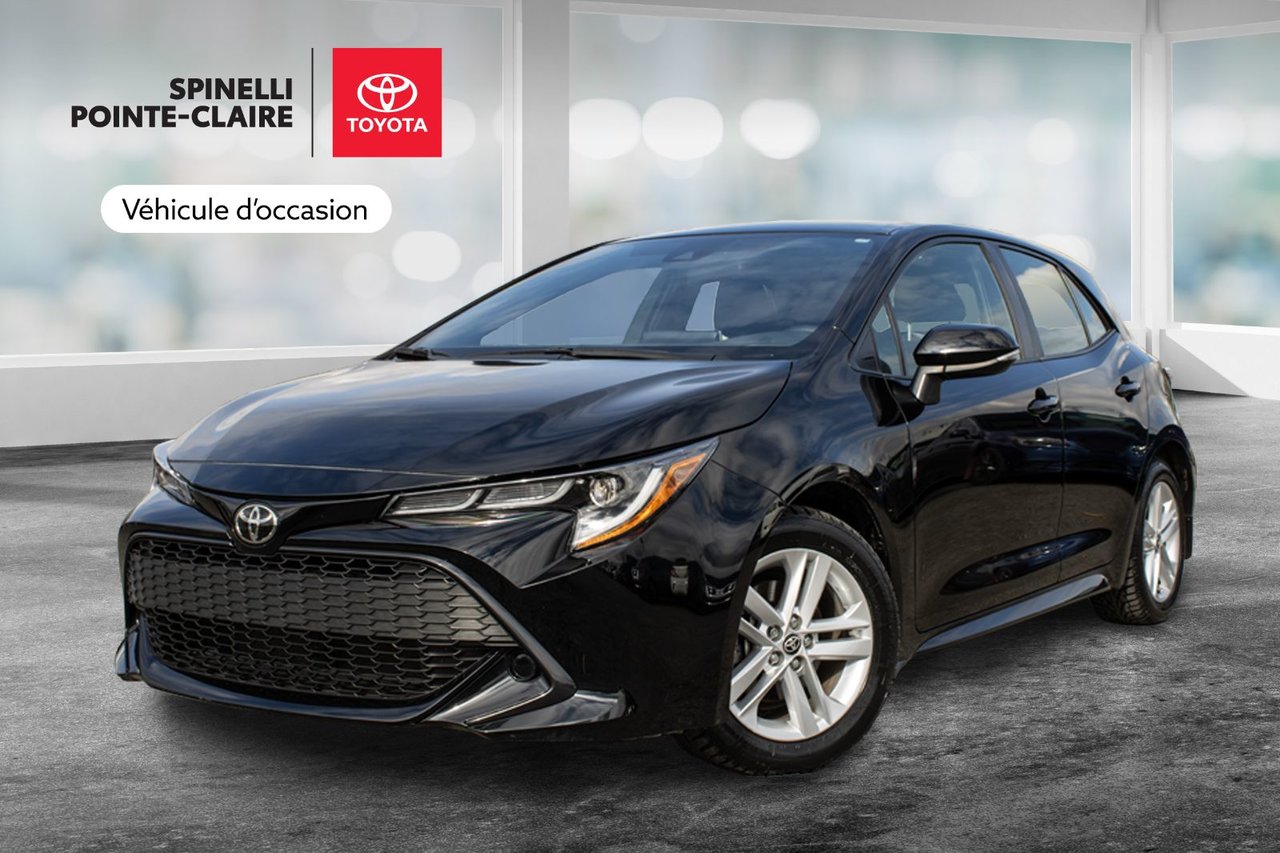 Used 2022 Toyota Corolla hatchback with 31,714 km for sale at Otogo
