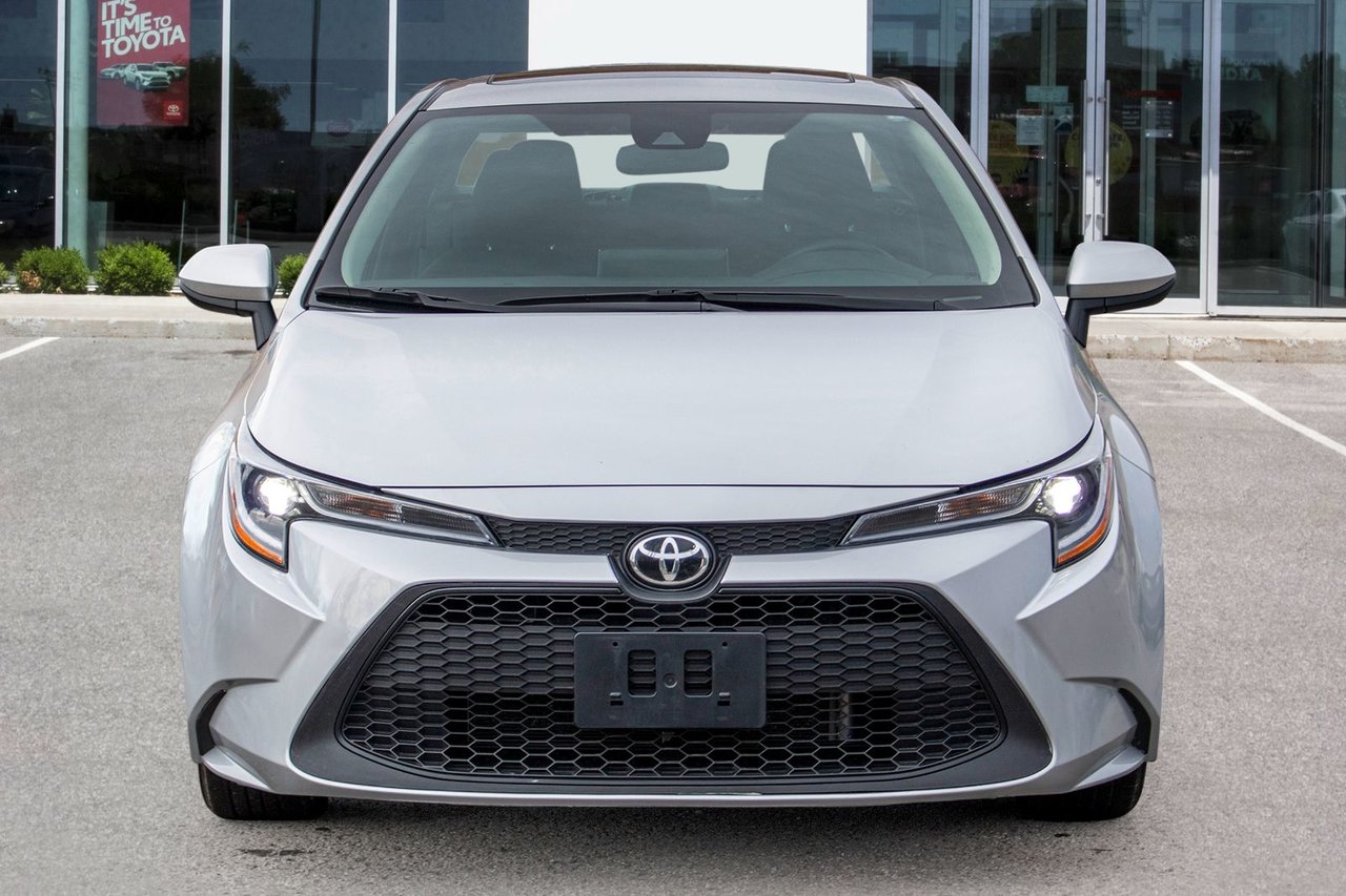 Used 2021 Toyota Corolla with 66,294 km for sale at Otogo