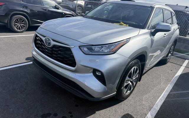 Silver 2024 Toyota Highlander Hybrid SUV / Crossover All-Wheel Drive