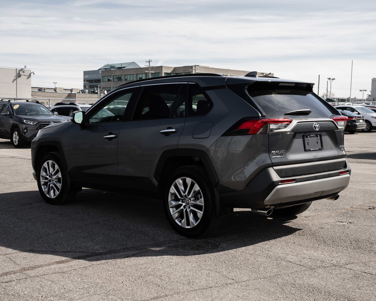 Used 2022 Toyota RAV4 with 21,403