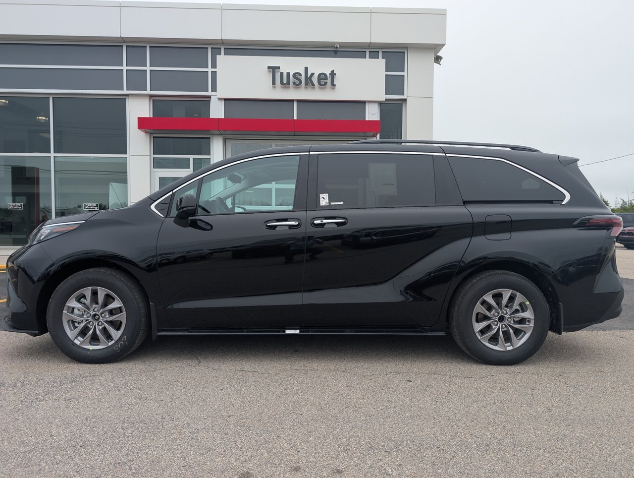 2026 Toyota Sienna XLE 8-Passenger FWD