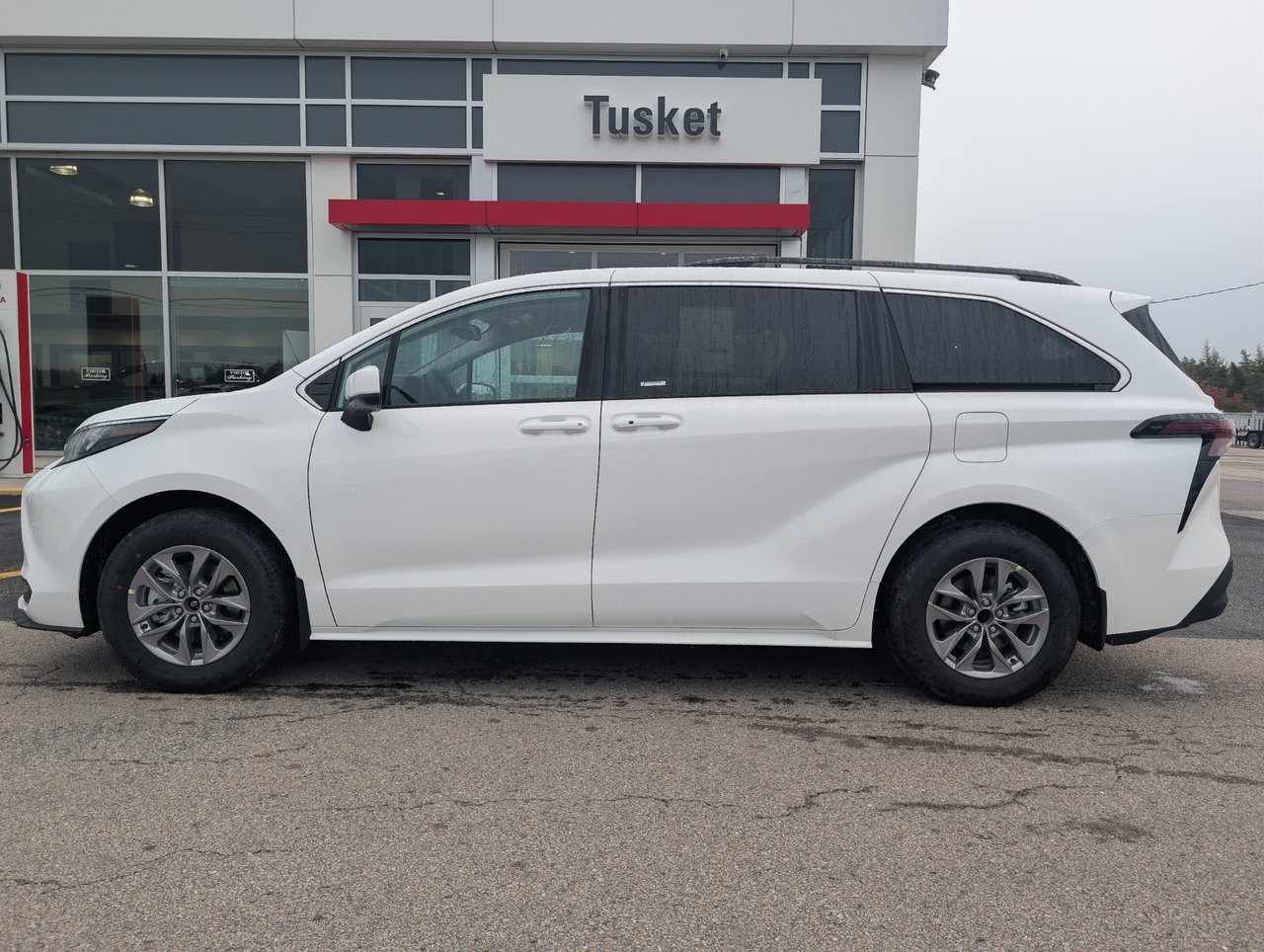 White 2026 Toyota Sienna Minivan Front-Wheel Drive Automatic