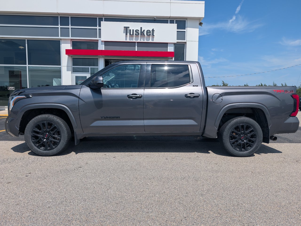 2022 Toyota Tundra SR5 CrewMax Cab 4WD