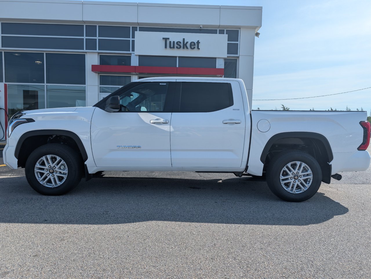 2026 Toyota Tundra SR5 CrewMax Cab 4WD