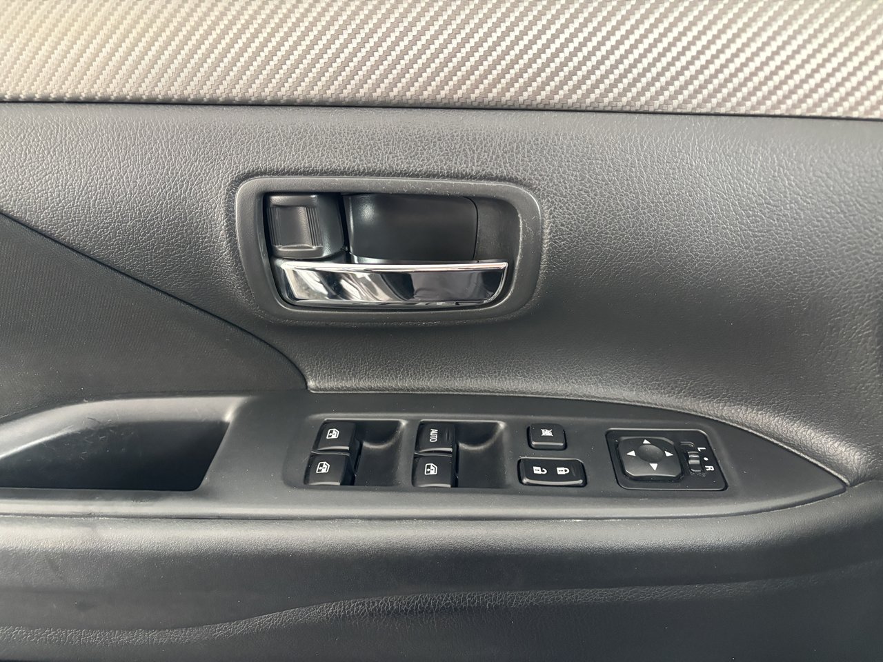 2016 Mitsubishi Outlander AWC 4dr SE