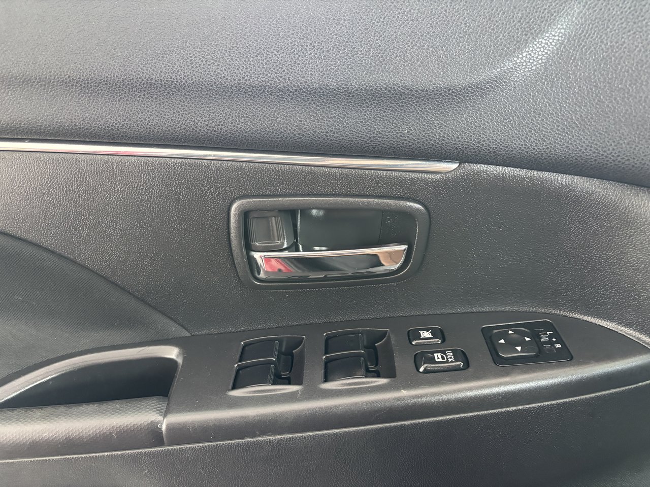 2015 Mitsubishi RVR AWD 4dr CVT SE -Ltd Avail-
