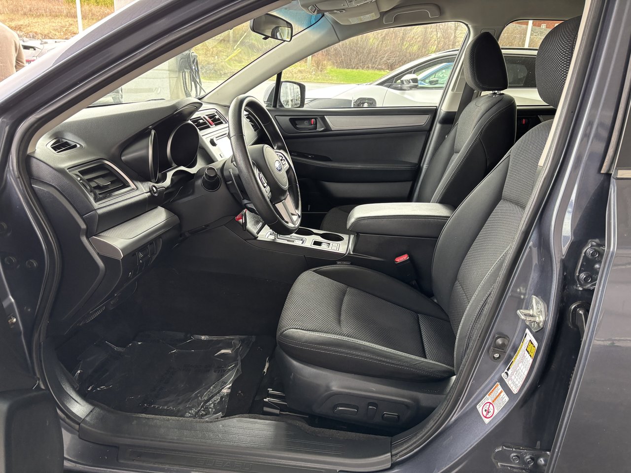 Subaru Outback 5dr Wgn CVT 2.5i 2015