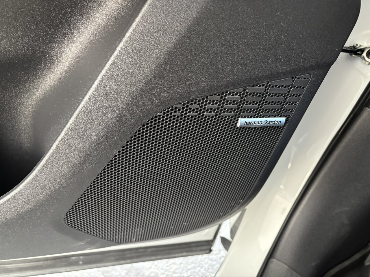 2024 Subaru Solterra AWD w-Luxury Package