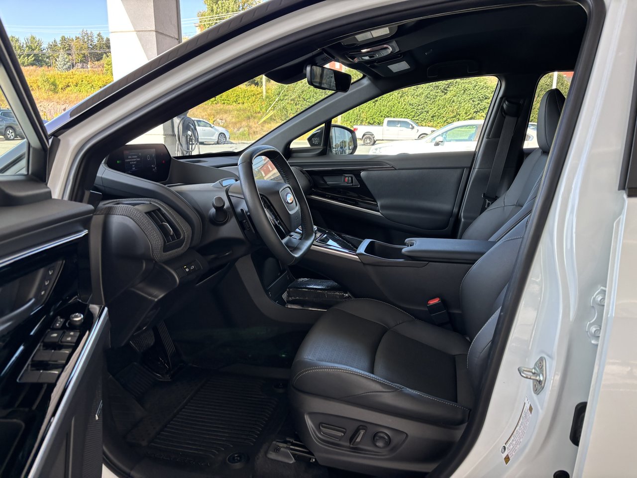 2024 Subaru Solterra AWD w-Luxury Package