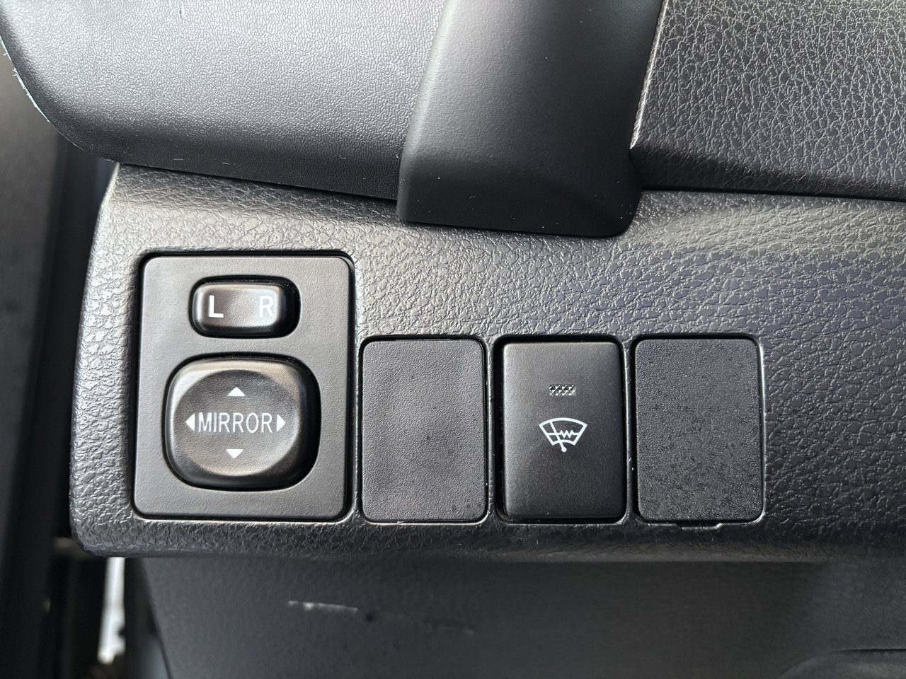 Toyota Corolla 4dr Sdn CVT LE 2017