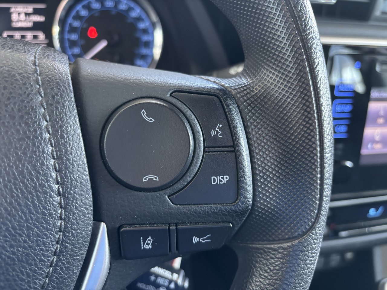 Toyota Corolla 4dr Sdn CVT LE 2017
