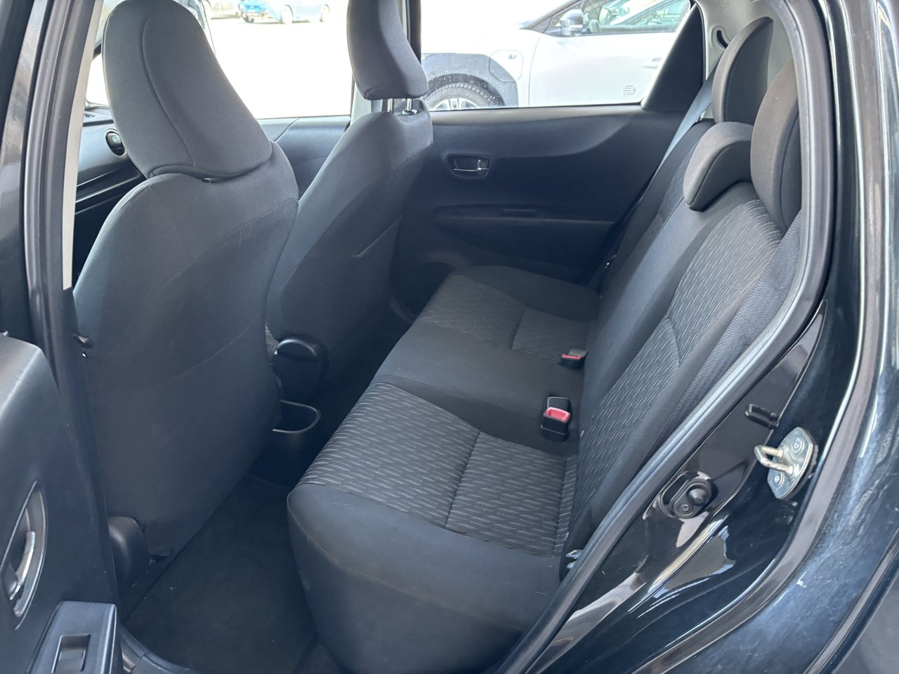 2014 Toyota Yaris 5dr HB Auto LE