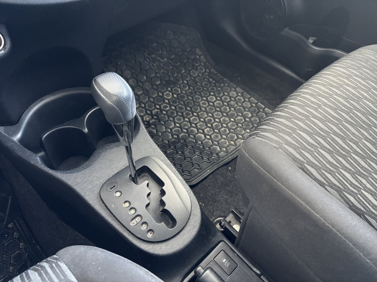 2014 Toyota Yaris 5dr HB Auto LE