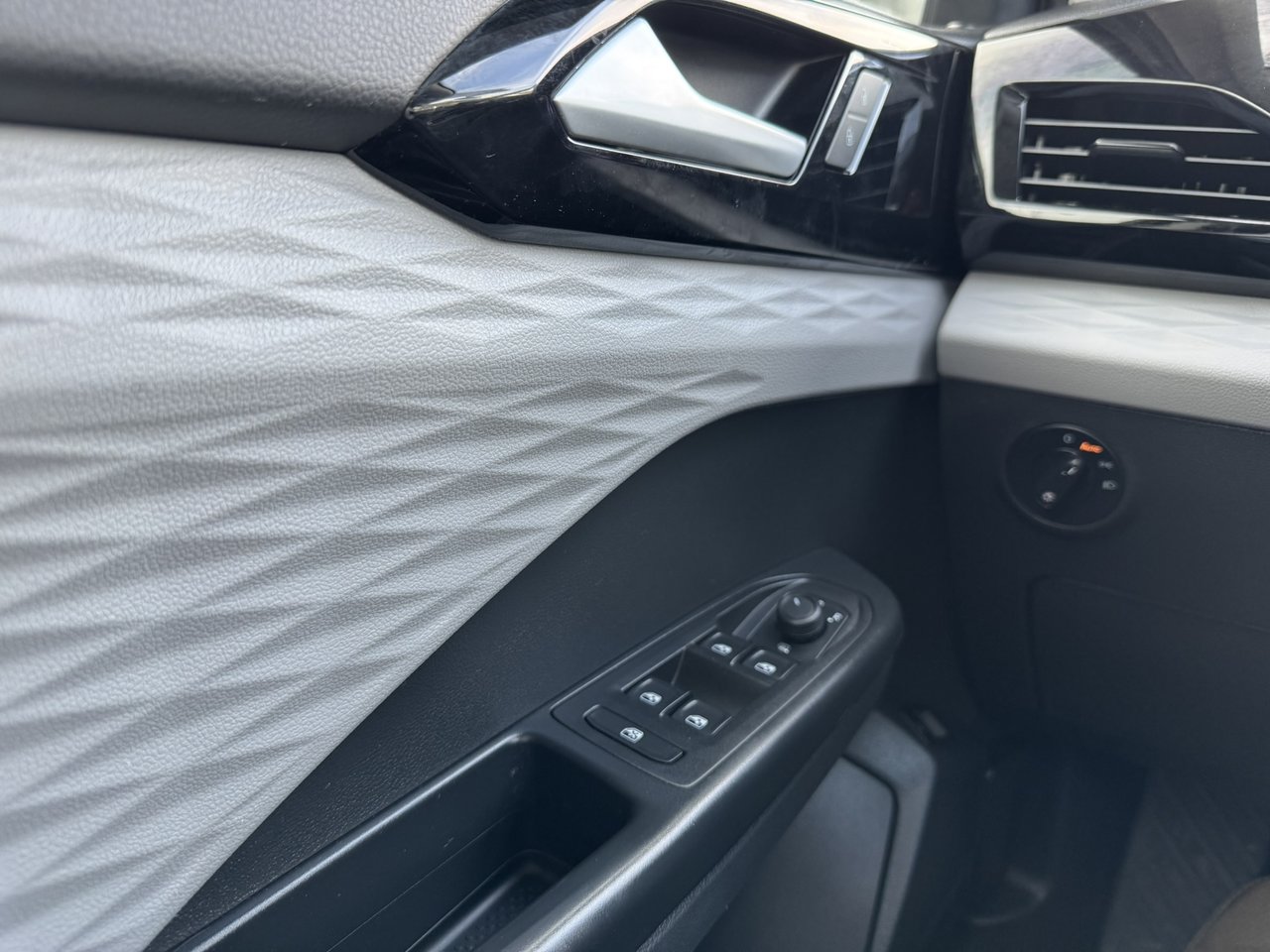 2022 Volkswagen Taos Trendline 4MOTION