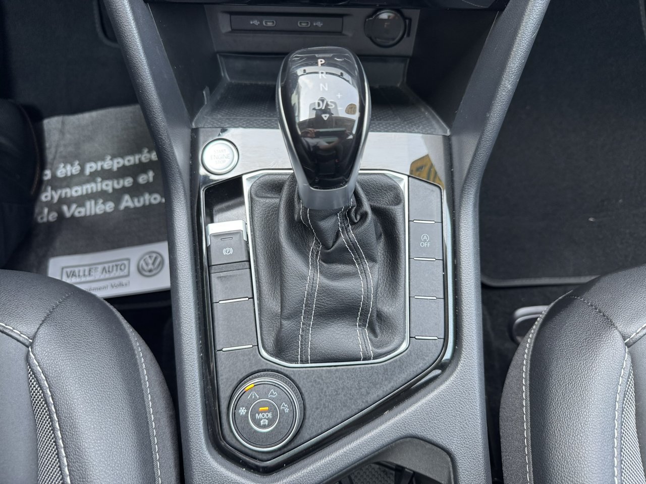 Volkswagen Taos Comfortline 4MOTION/Toit panoramique 2023