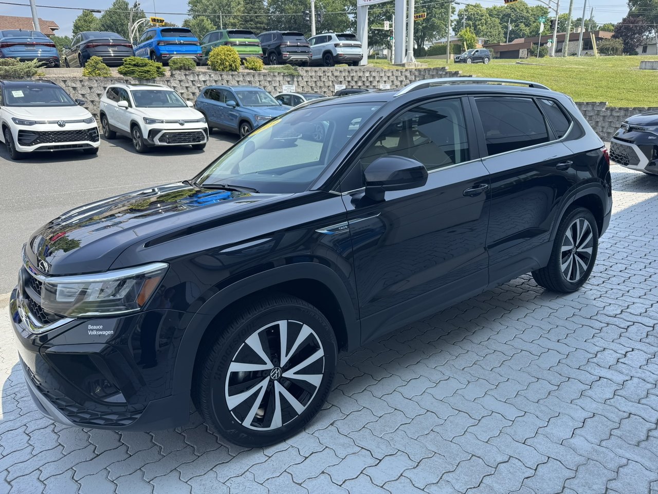 Volkswagen Taos Comfortline 4MOTION/Toit panoramique 2023