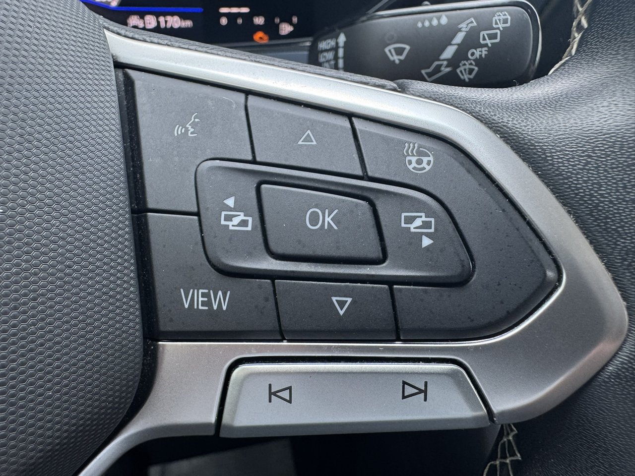 Volkswagen Taos Comfortline 4MOTION/Toit panoramique 2023