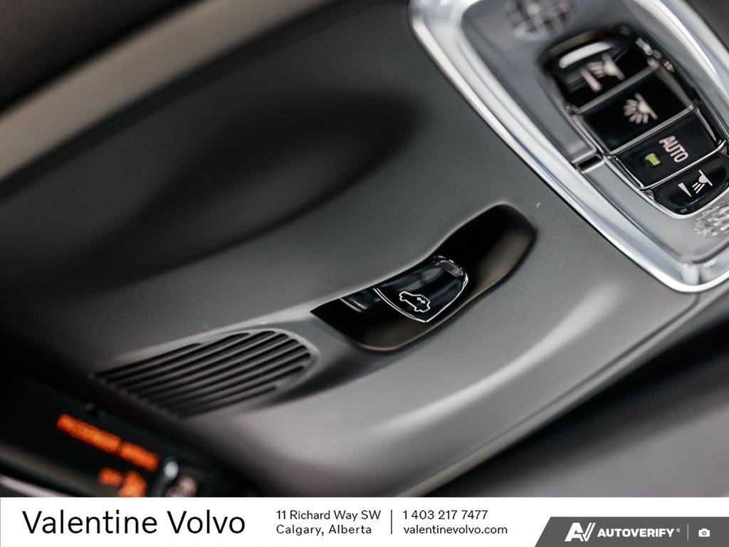 2022 Volvo S60 Recharge R-Design-21