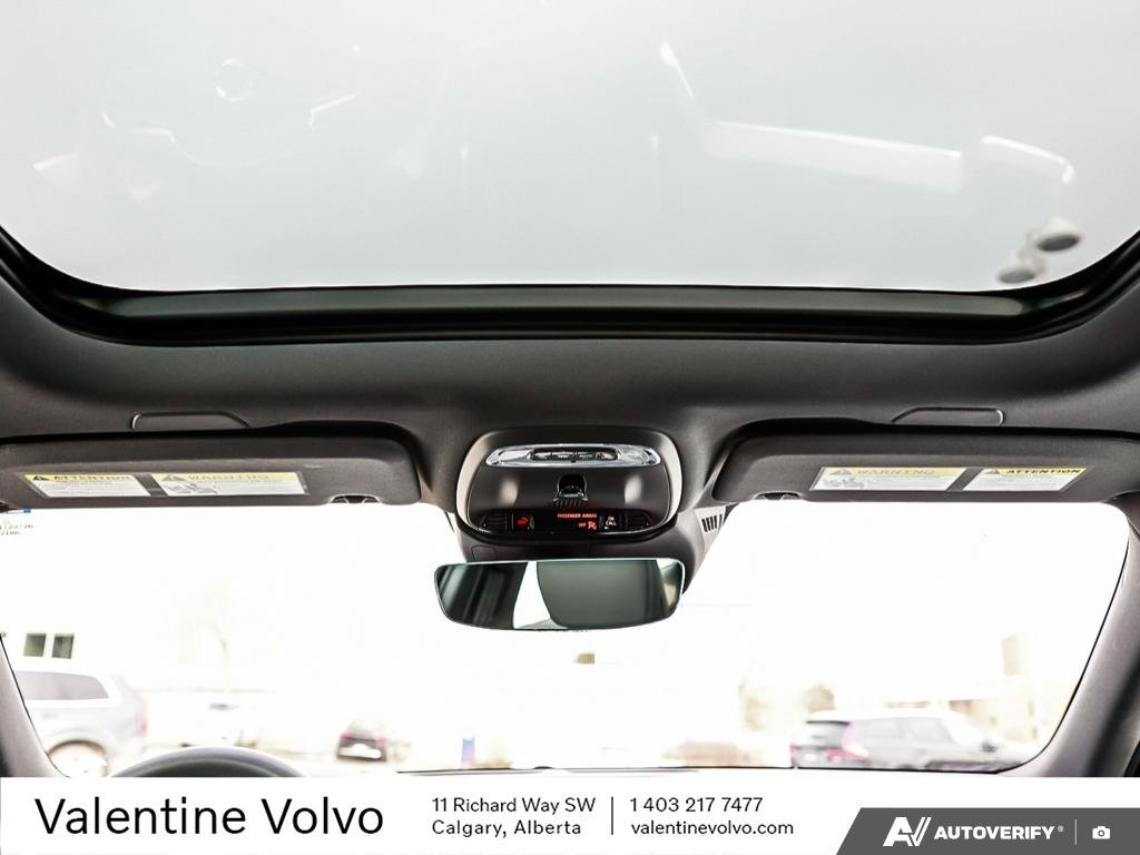 2022 Volvo S60 Recharge R-Design-24