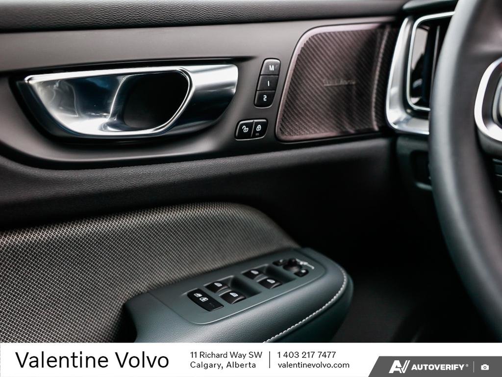 2022 Volvo S60 Recharge R-Design-17