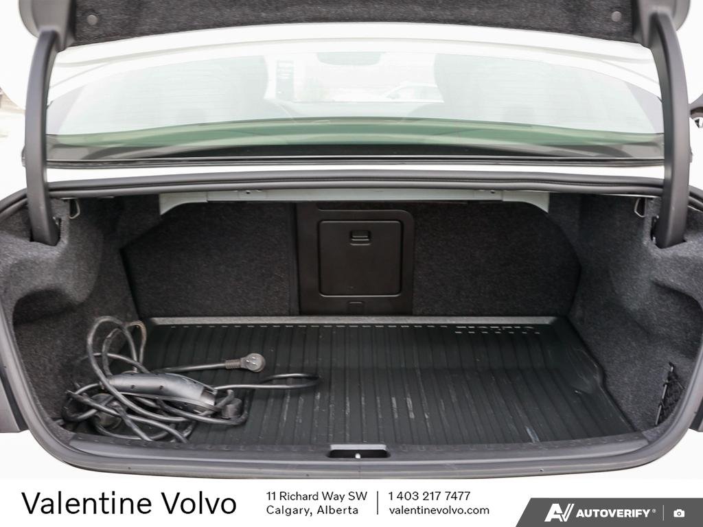 2022 Volvo S60 Recharge R-Design-10