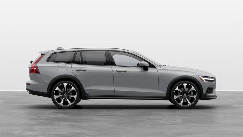 2026 Volvo V60 Cross Country Ultra-2