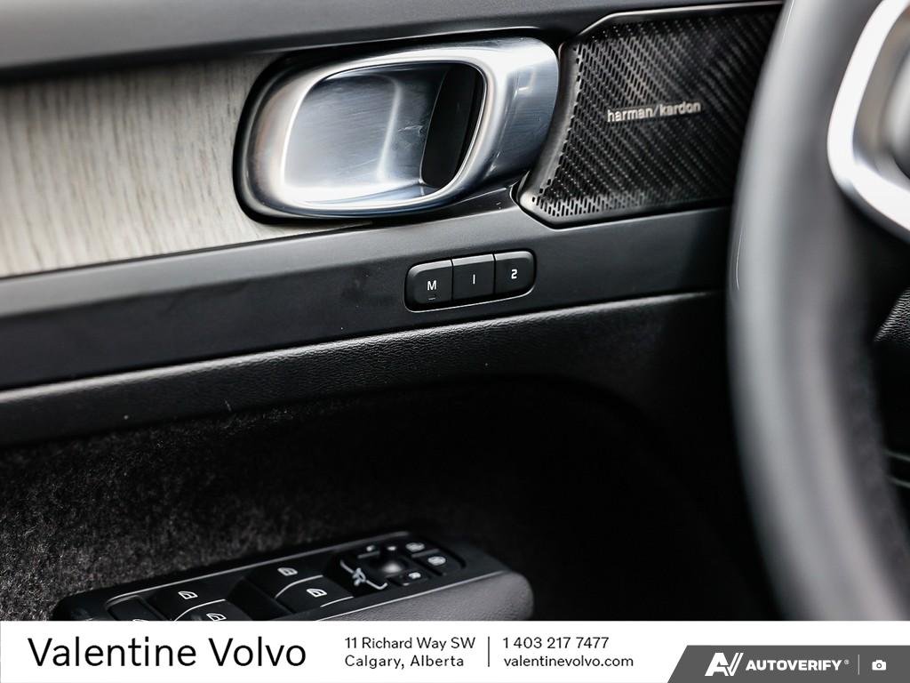 2023 Volvo XC40 Plus Bright Theme-17
