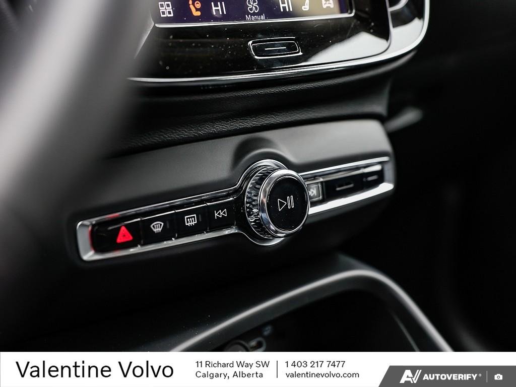 2023 Volvo XC40 Plus Bright Theme-19
