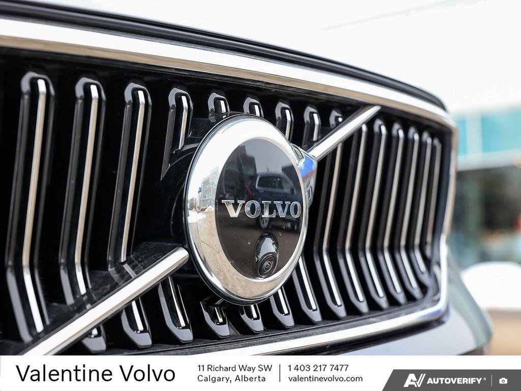 2023 Volvo XC40 Plus Bright Theme-8