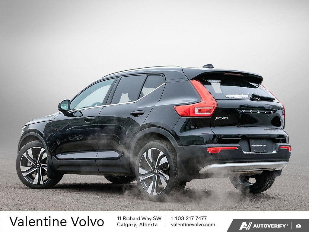 2023 Volvo XC40 Plus Bright Theme-3