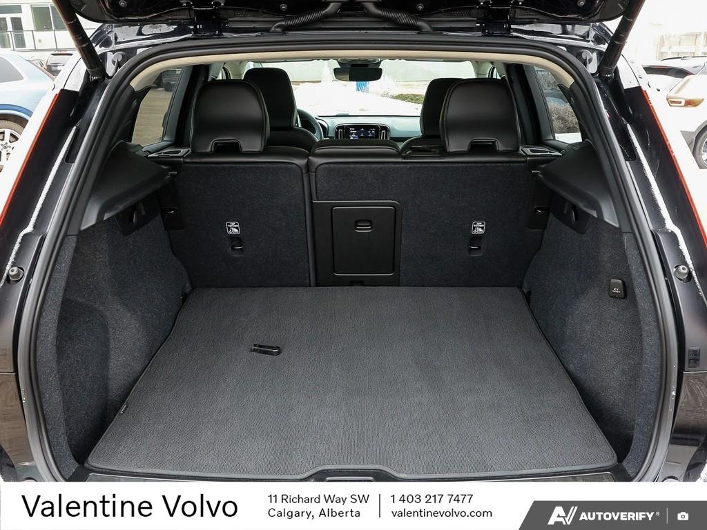 2023 Volvo XC40 Plus Bright Theme-10