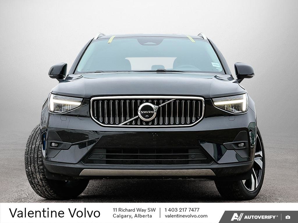 2023 Volvo XC40 Plus Bright Theme-1