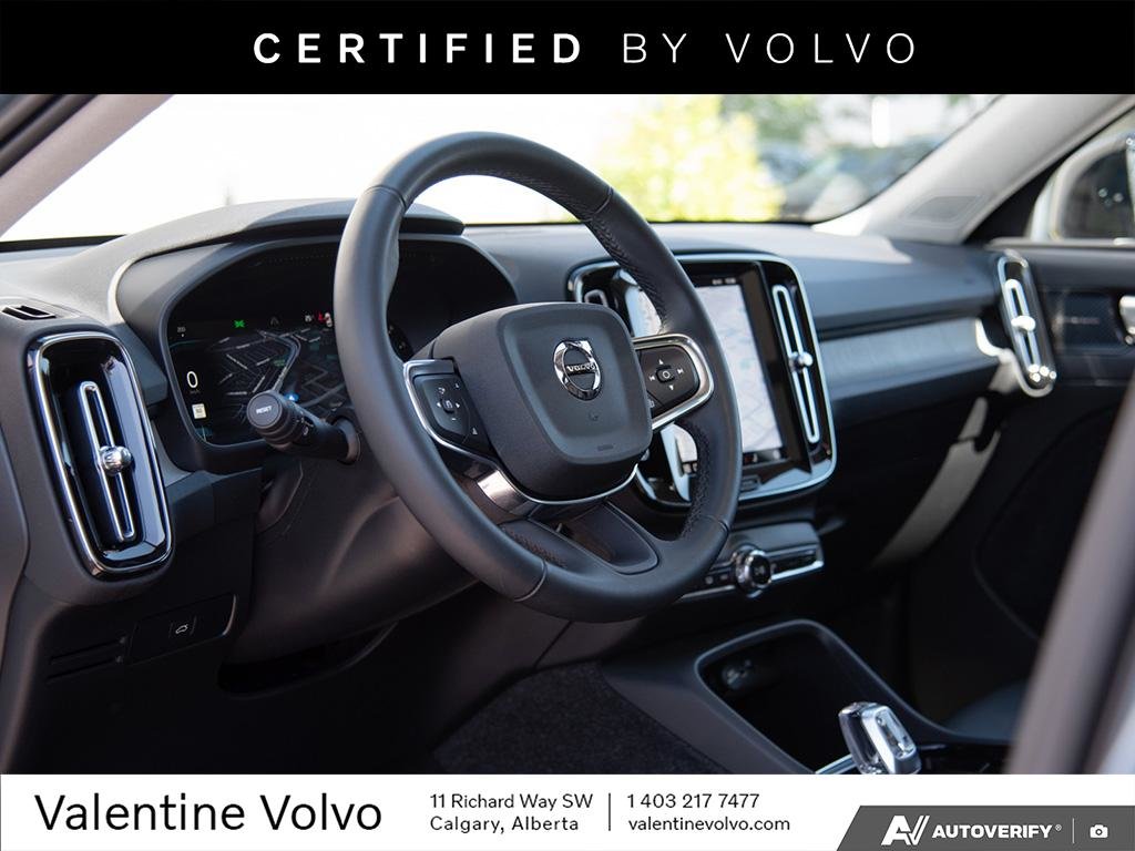 2023 Volvo XC40 Ultimate Dark Theme-12
