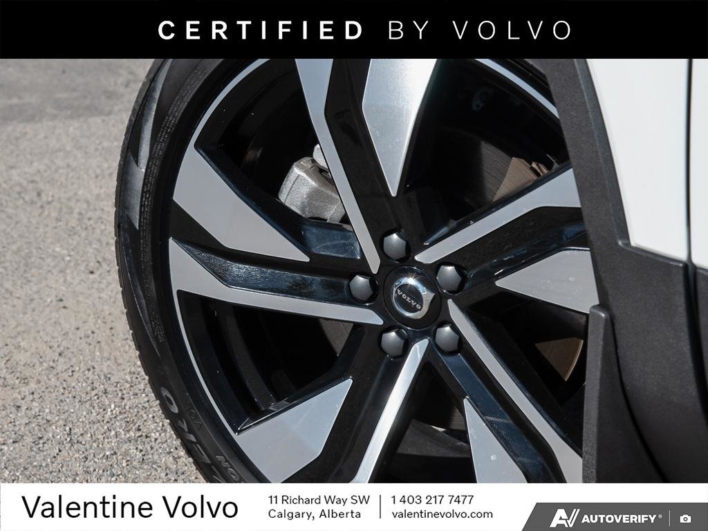 2023 Volvo XC40 Ultimate Dark Theme-5