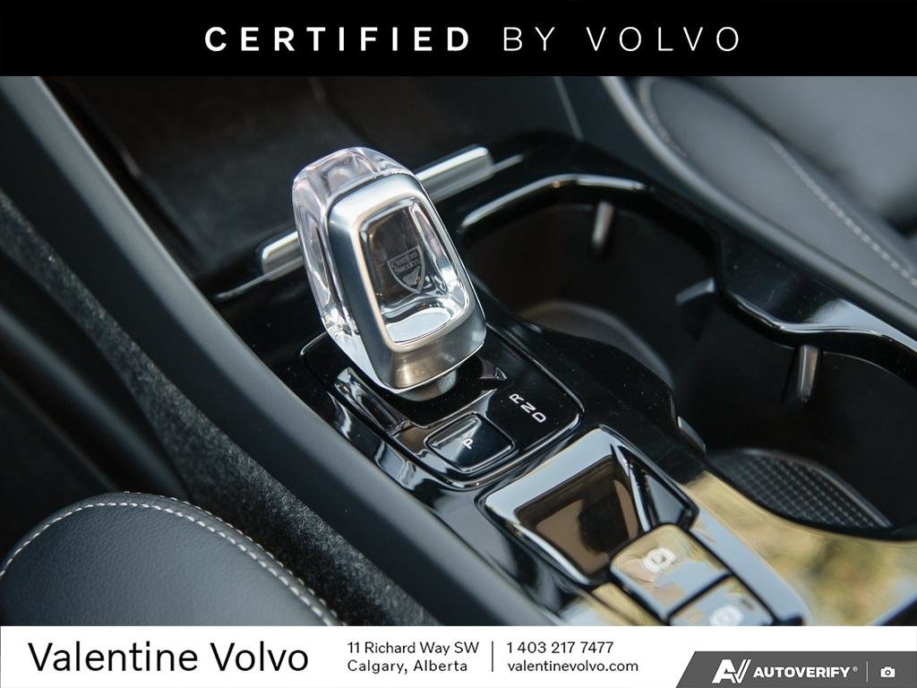 2023 Volvo XC40 Ultimate Dark Theme-18