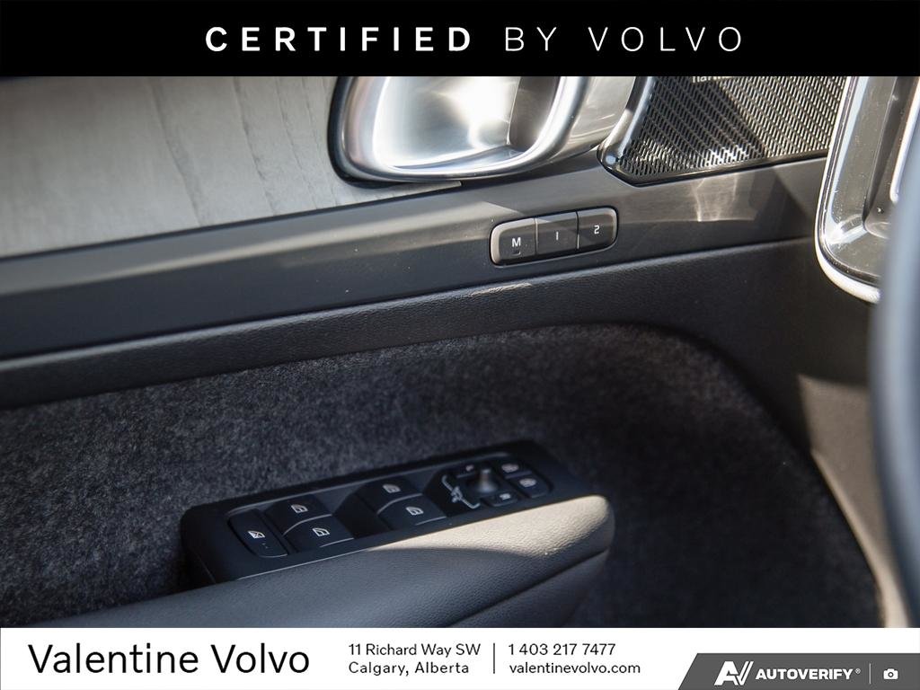 2023 Volvo XC40 Ultimate Dark Theme-16