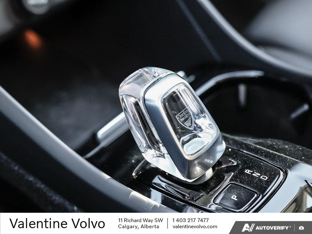 2024 Volvo XC40 Plus Dark Theme-19