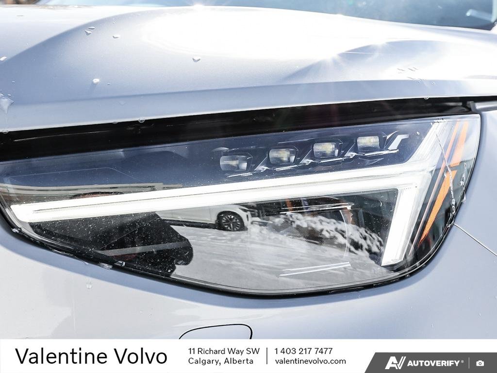 2024 Volvo XC40 Plus Dark Theme-8