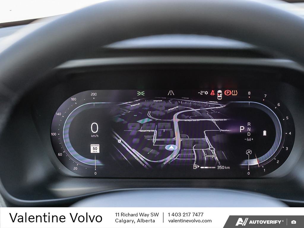 2024 Volvo XC40 Plus Dark Theme-14