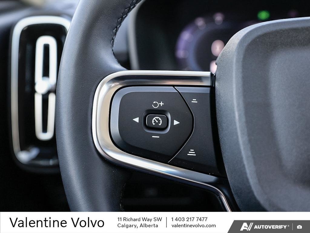 2024 Volvo XC40 Plus Dark Theme-16