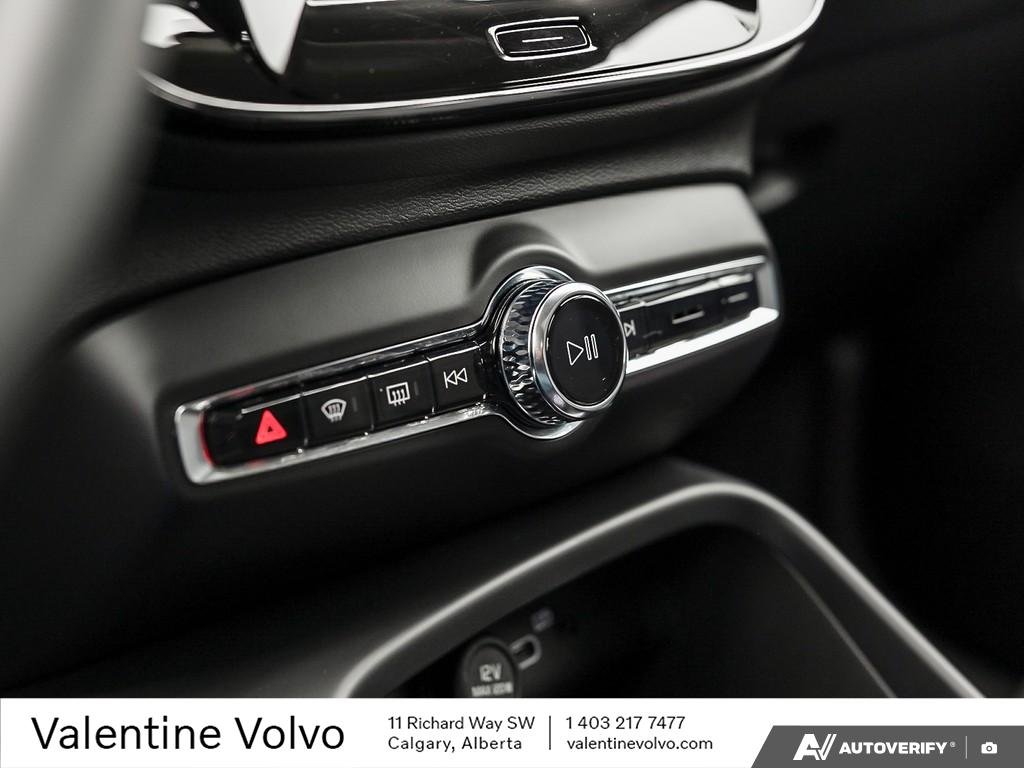 2024 Volvo XC40 Plus Bright Theme-19