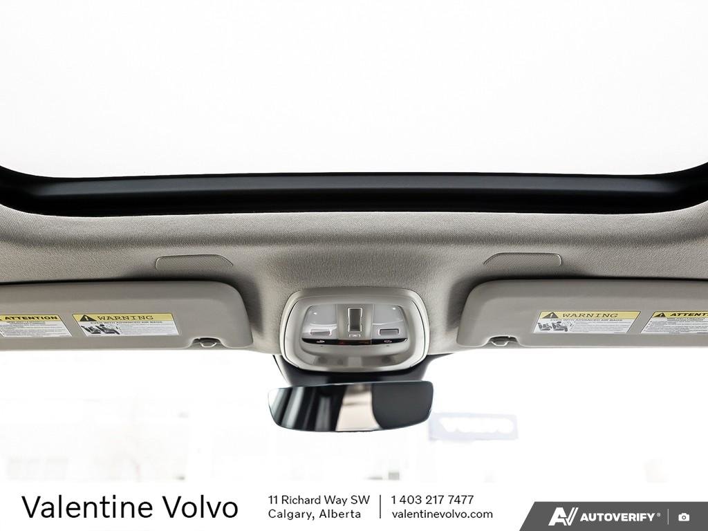2024 Volvo XC40 Plus Bright Theme-24