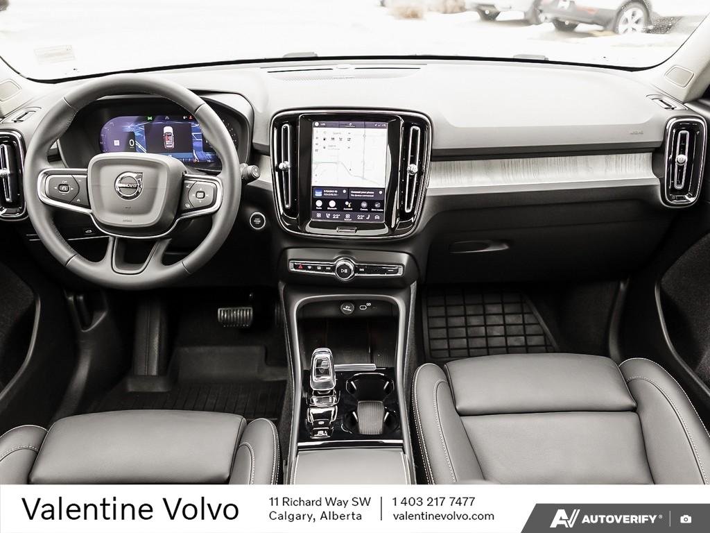 2024 Volvo XC40 Plus Bright Theme-25