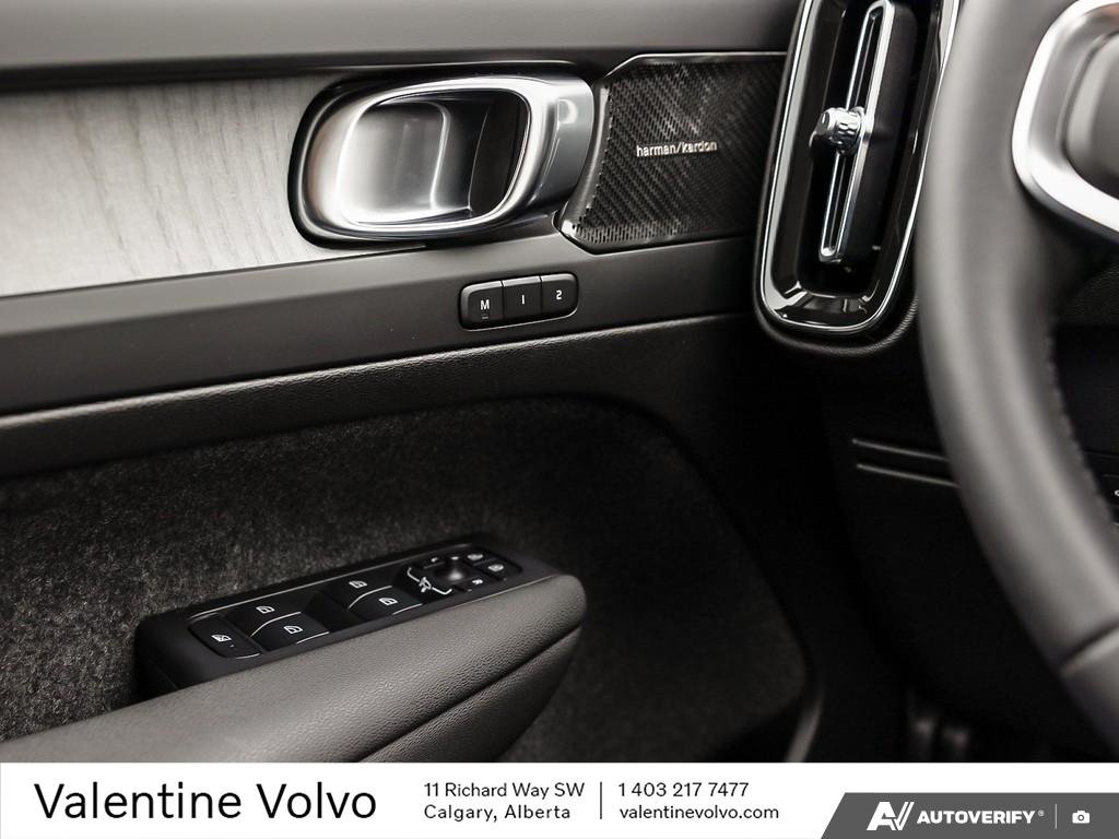 2024 Volvo XC40 Plus Bright Theme-17